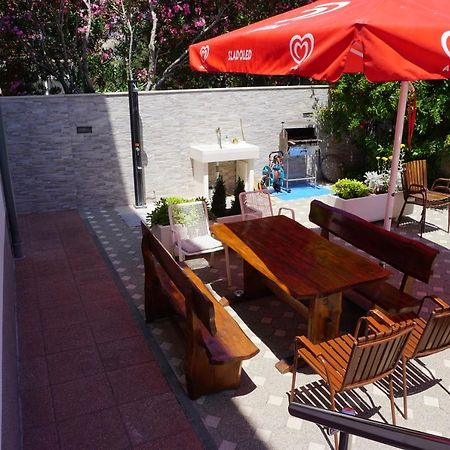 Duće Spacious Comfort Apartment מראה חיצוני תמונה